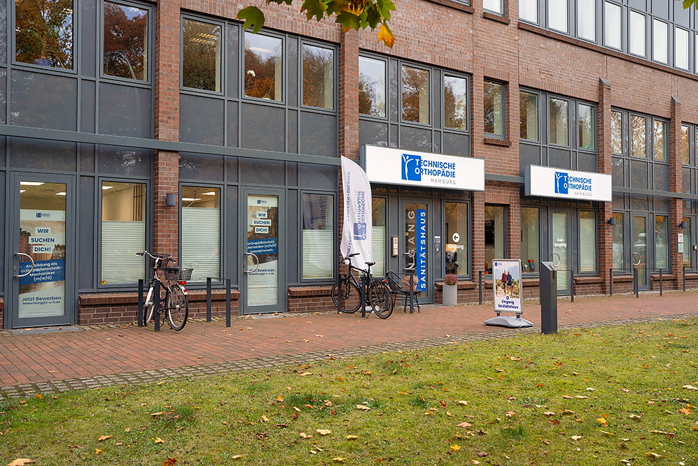 Das Sanitätshaus Technische Orthopädie Hamburg von der Seite fotografiert.